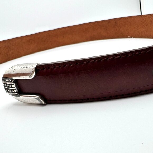 Mens Izod Brown Genuine Leather Belt Silver Buckle Embossed Details Size 40 - Picture 5 of 9